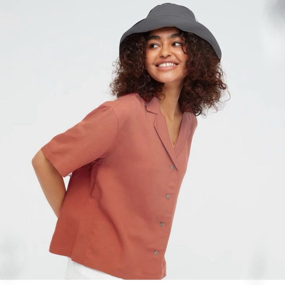 Uniqlo Linen Blend Open Collar Short Sleeve Shirt